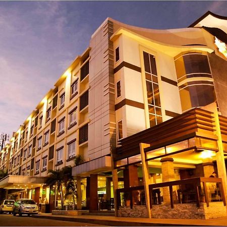 Mo2 Westown Hotel Iloilo Esterno foto