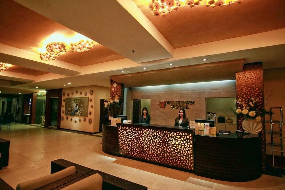 Mo2 Westown Hotel Iloilo Esterno foto