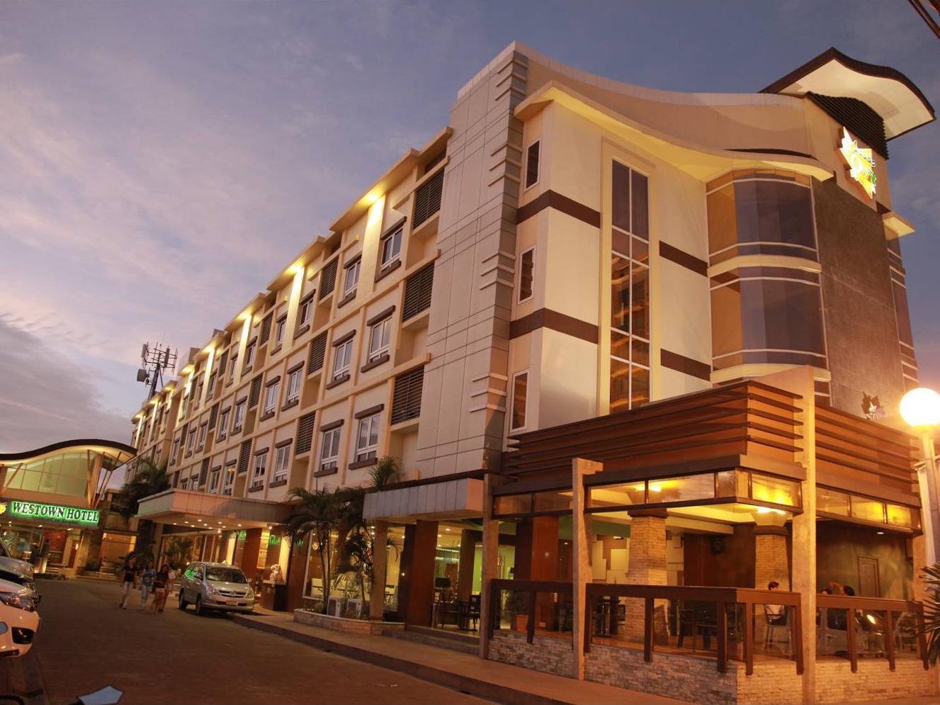 Mo2 Westown Hotel Iloilo Esterno foto