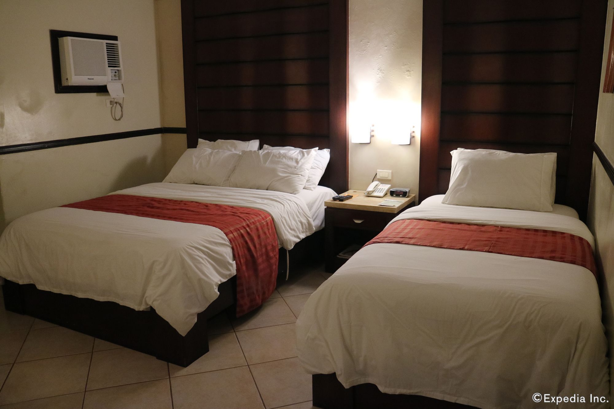 Mo2 Westown Hotel Iloilo Esterno foto