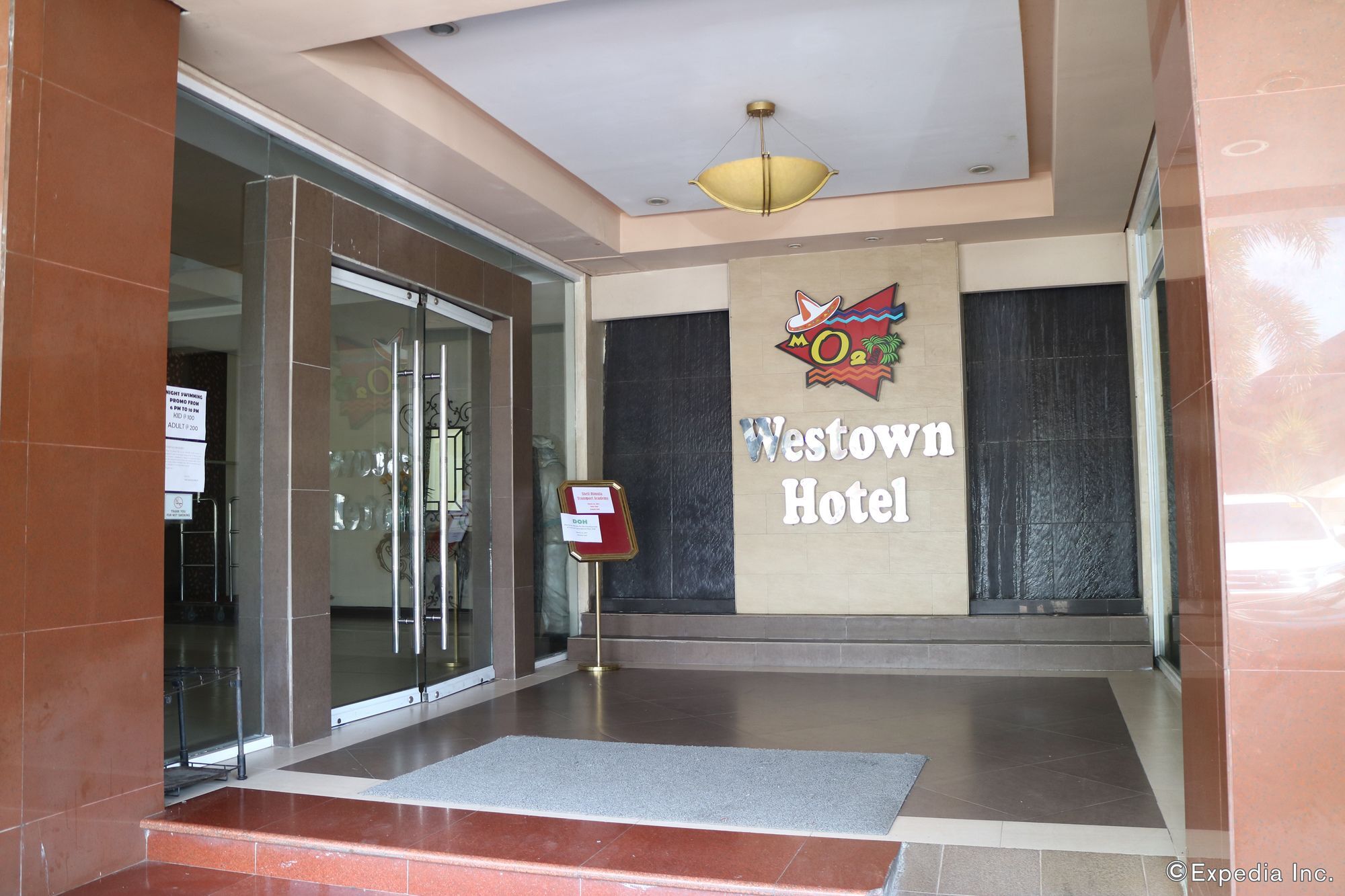 Mo2 Westown Hotel Iloilo Esterno foto