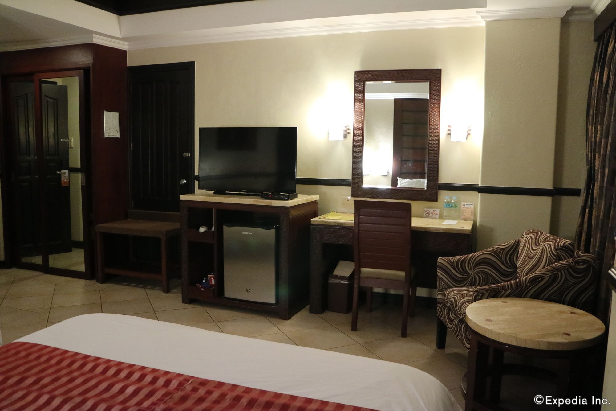 Mo2 Westown Hotel Iloilo Esterno foto
