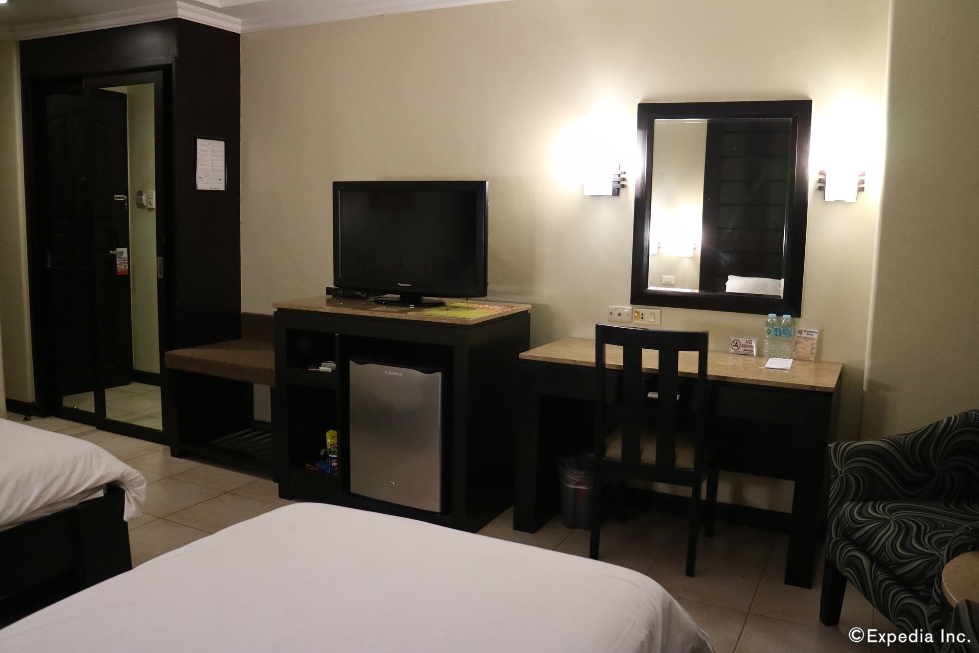 Mo2 Westown Hotel Iloilo Esterno foto