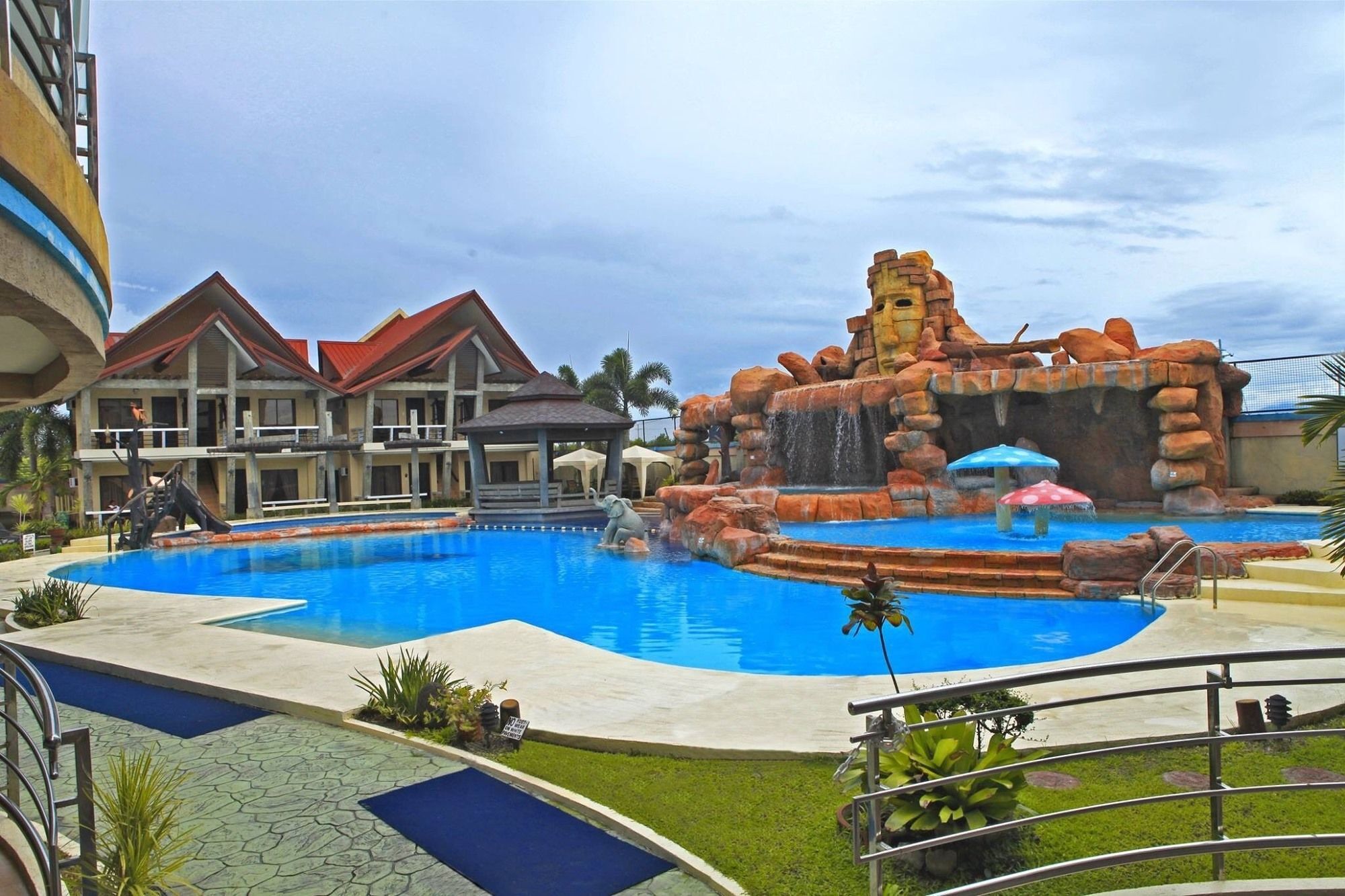 Mo2 Westown Hotel Iloilo Esterno foto