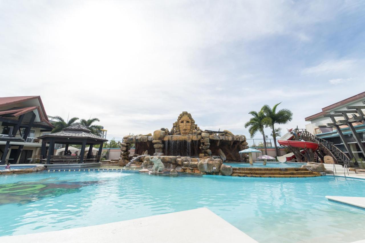 Mo2 Westown Hotel Iloilo Esterno foto